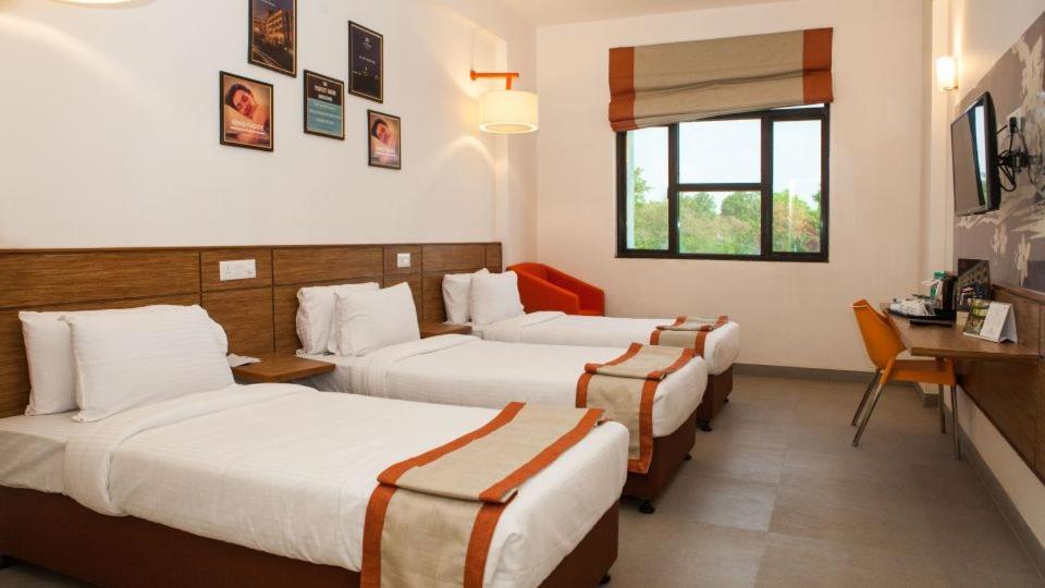 Max Hotels Prayagraj Exterior photo