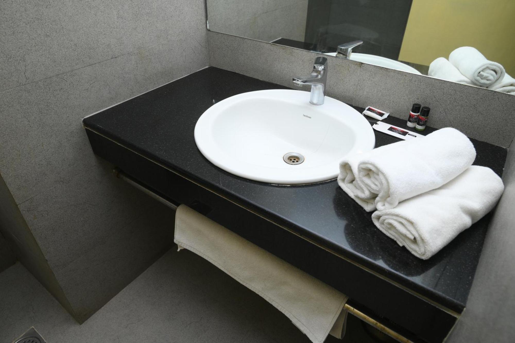 Max Hotels Prayagraj Exterior photo