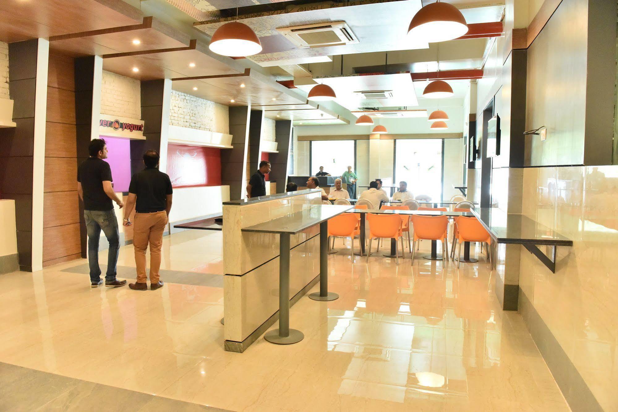 Max Hotels Prayagraj Exterior photo
